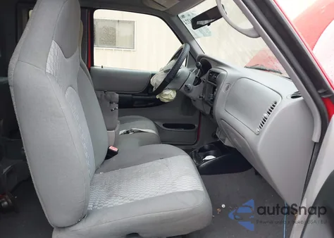 2001 Mazda B3000 Ds/Se z USA, uszkodzony, nr VIN 4F4YR16E11TM23128